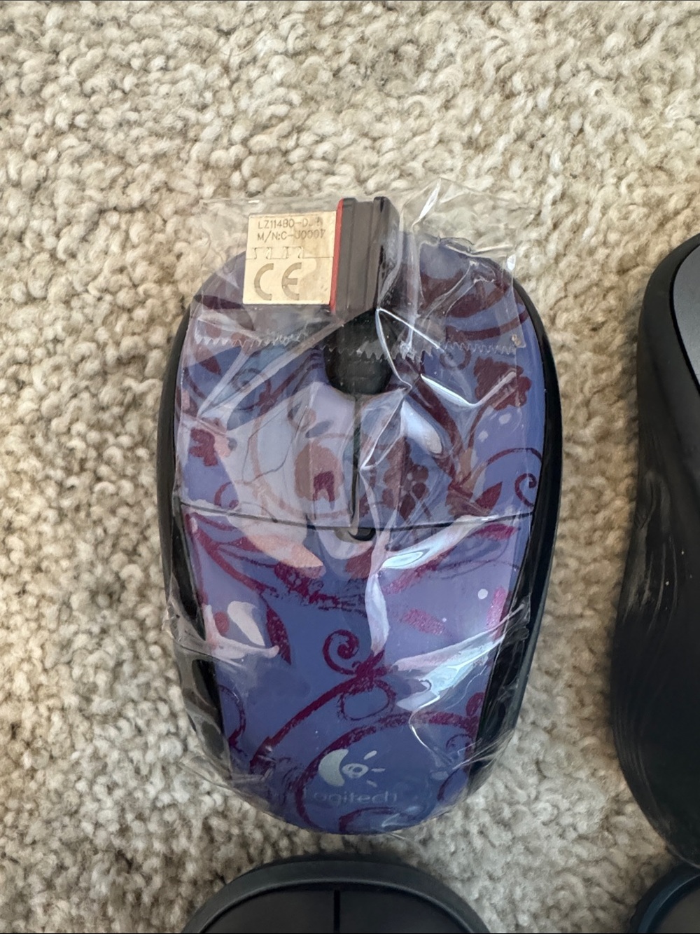 Logitech Wireless Mouse Set - Black, Purple, Blue - Picture 2 of 6